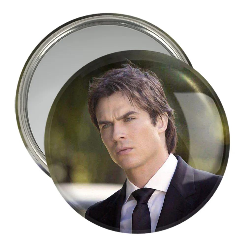 آینه جیبی خندالو مدل دیمون سالواتوره خاطرات The Vampire Diaries  کد 23699
