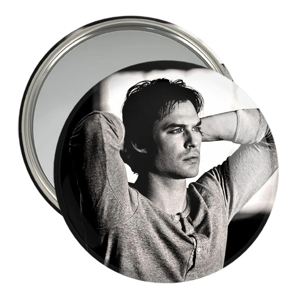 آینه جیبی خندالو مدل دیمون سالواتوره خاطرات The Vampire Diaries  کد 23703