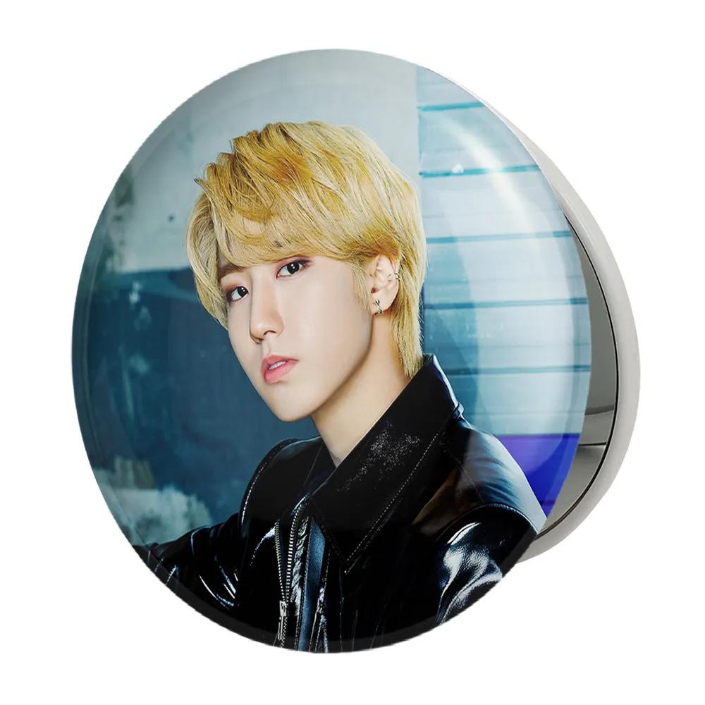 آینه جیبی خندالو طرح هان گروه استری کیدز Stray Kids مدل تاشو کد 11860