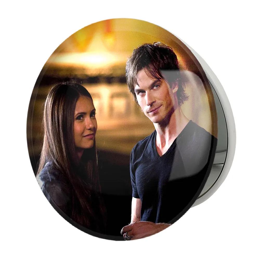 آینه جیبی خندالو طرح دیمون و الینا خاطرات یک خون آشام  The Vampire Diaries  مدل تاشو کد 23691