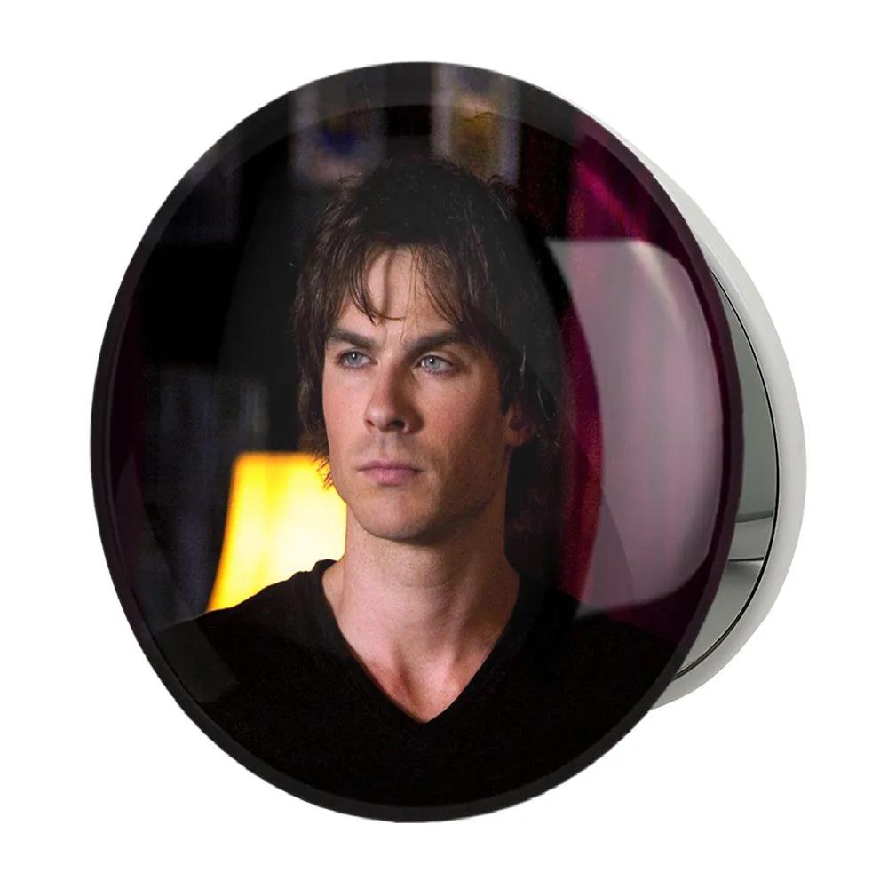 آینه جیبی خندالو طرح دیمون سالواتوره خاطرات یک خون آشام  The Vampire Diaries  مدل تاشو کد 23693