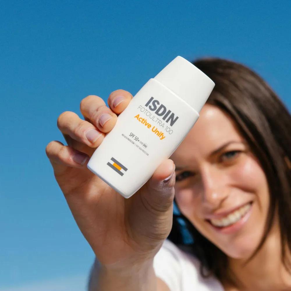 کرم ضدآفتاب بدون رنگ ایزدین SPF50 مدل FOTOULTRA 100 ACTIVE UNIFY ‌مناسب انواع پوست، حجم 50 میلی‌‌لیتر — تصویر ۴