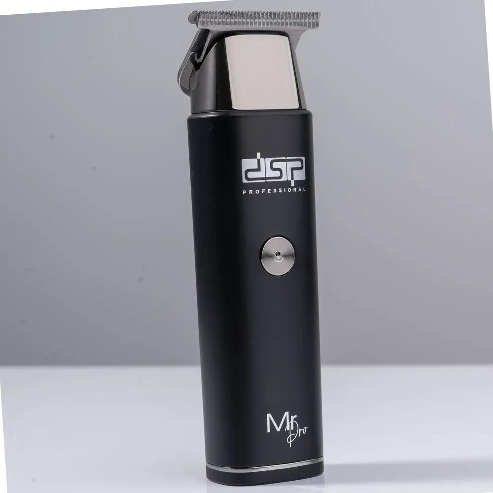 ماشین اصلاح موی سر و صورت دی اس پی مدل 91095 با تیغه استیل ضدزنگ، موتور 6700 دور در دقیقه، باتری لیتیومی 600mAh، شارژ و استفاده 120 دقیقه‌ای، صفحه نمایش شارژ و عملکرد توربو همراه با 3 شانه 1.5، 3 و 4.5 میلی‌متری — تصویر ۳
