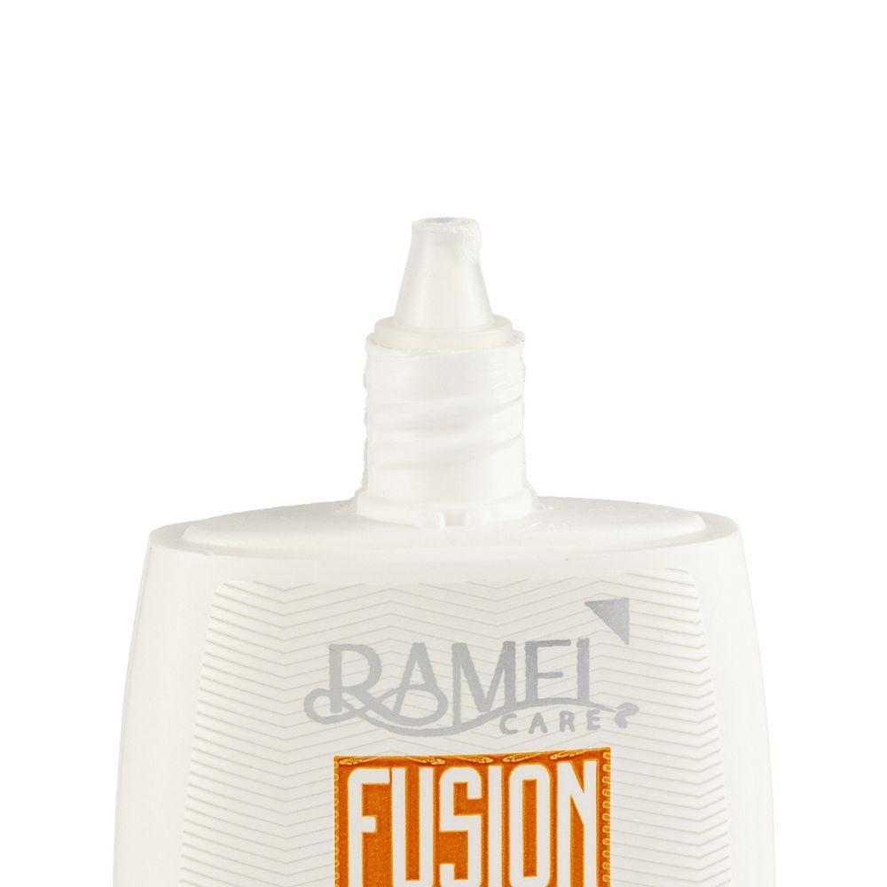 ضد آفتاب بی رنگ مدل Fusion Fluid مناسب انواع پوست حجم 50 میلی لیتر رامل — تصویر ۳